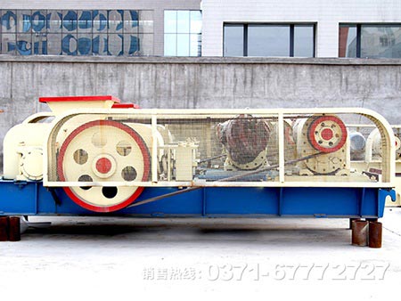 齒輥破碎機(jī)和對輥破碎機(jī)結(jié)構(gòu)、破碎方式等對比