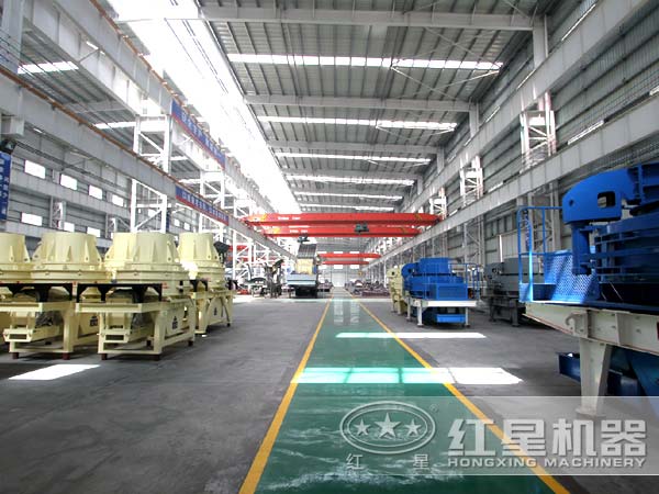 河南石英石制砂機(jī)廠家車(chē)間一角