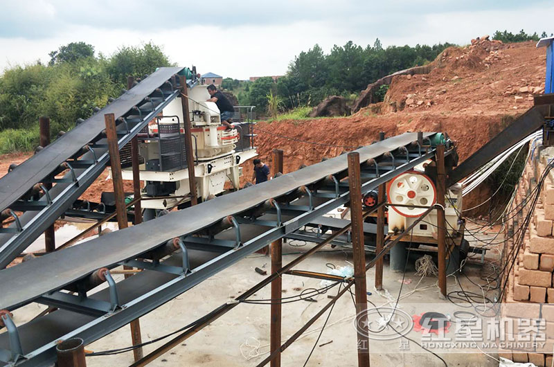 石頭加工沙子每噸成本多少錢？石頭加工沙子設(shè)備有哪些？
