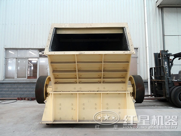 1315反擊式破碎機(jī)時(shí)產(chǎn)量可達(dá)多少噸？