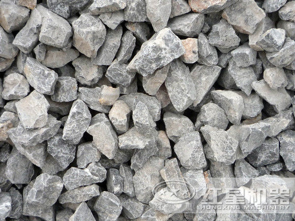 粉碎石灰石建議使用的大型礦石破碎機(jī)是鱷嘴式的，還是錘式的？