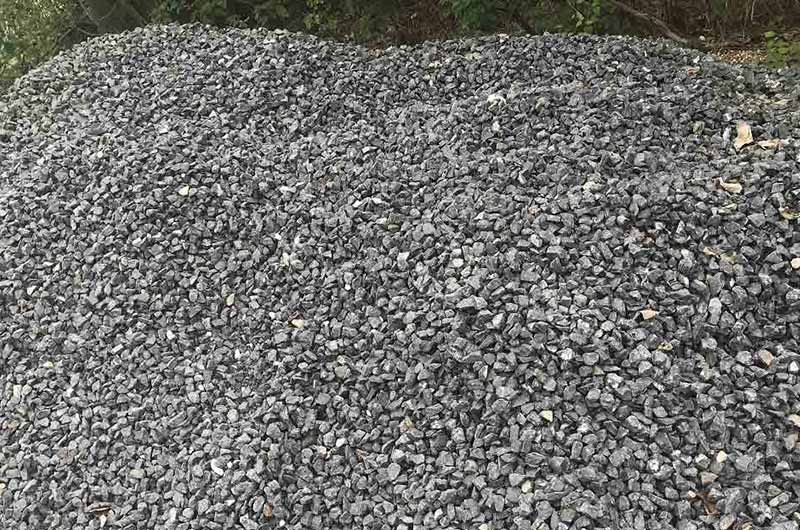 鋪路、修路用的瓜子石破碎機多少錢一套
