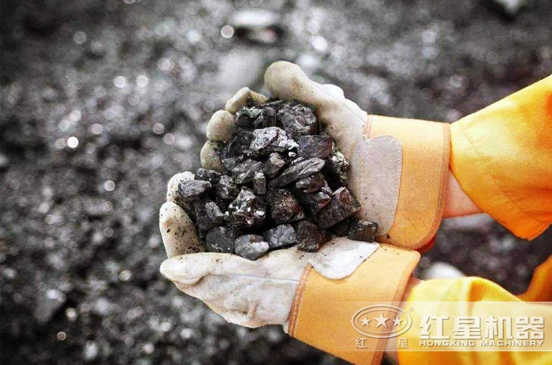 破碎鐵礦石選用哪種破碎機好？（時產(chǎn)要求在100-300噸 ）