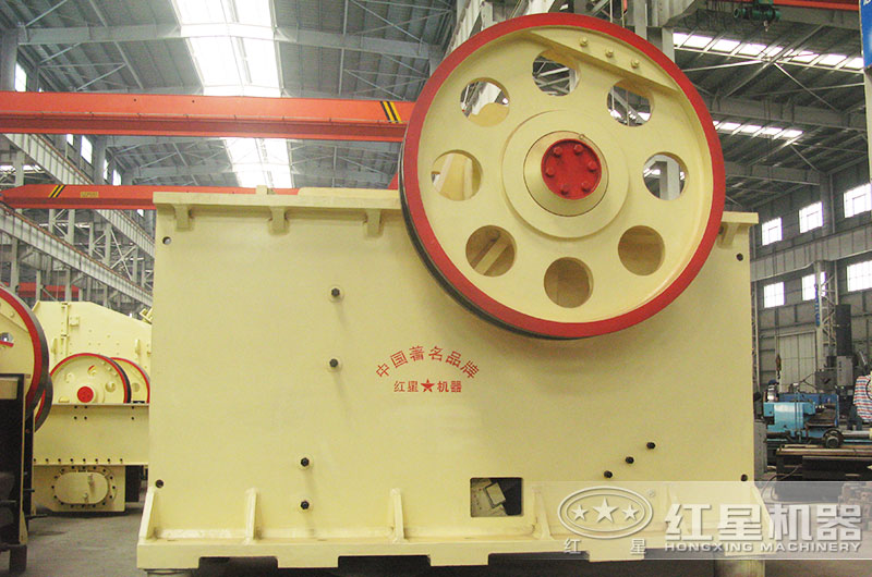300Ⅹ1300大型細(xì)顎破型號(hào)參數(shù)及具體價(jià)位這里都有，需要的看過(guò)來(lái)