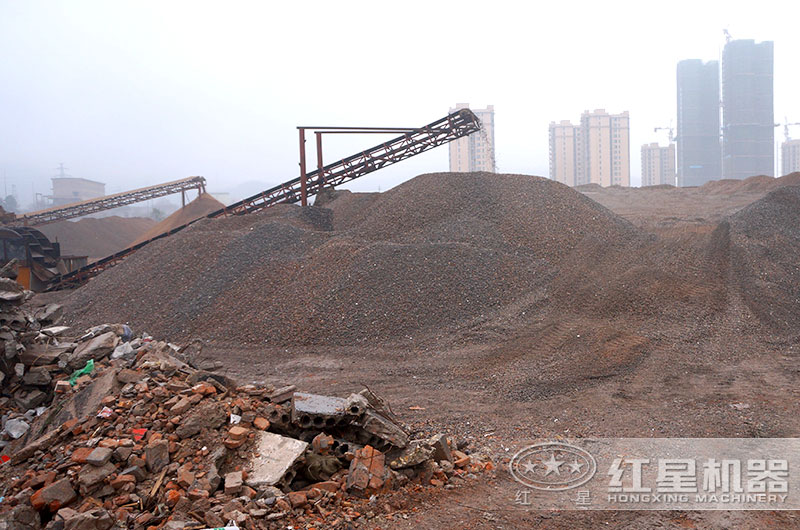 建筑垃圾變廢為磚設(shè)備多少錢，建筑垃圾做的磚多少錢一塊？