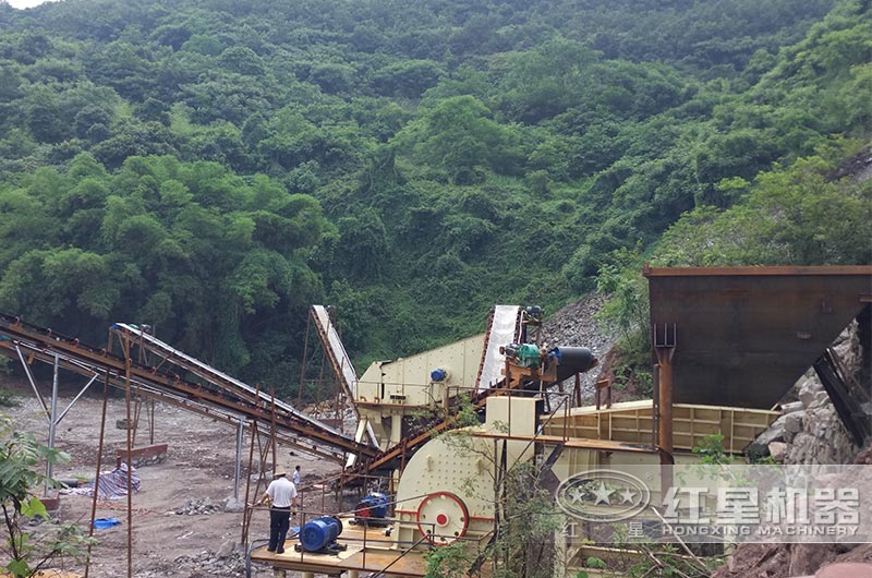 1615型重錘式破碎機生產(chǎn)能力如何，報價是多少