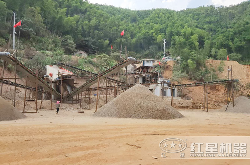 石頭破碎機(jī)成套設(shè)備都有哪些？內(nèi)含石頭破碎機(jī)生產(chǎn)的全過程視頻